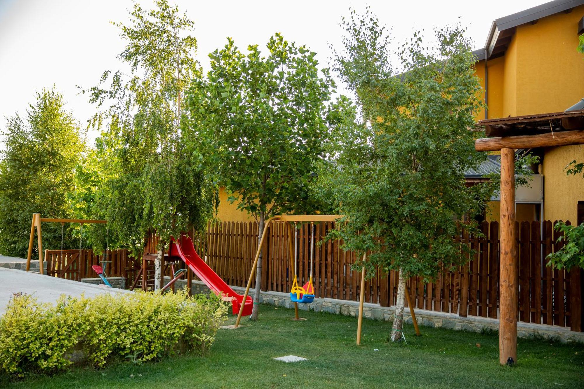 Casa Gace Hotel Korce Exterior foto