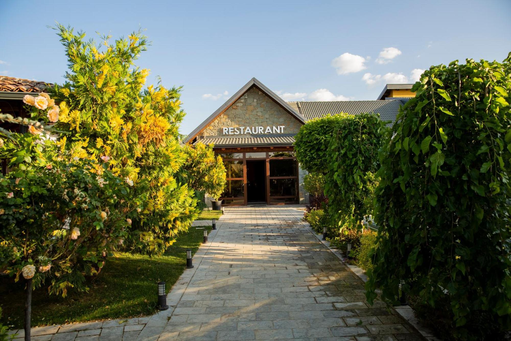 Casa Gace Hotel Korce Exterior foto